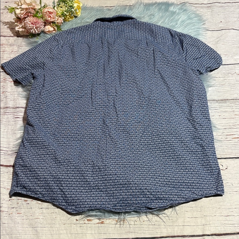 Hollister Stretch Blue White Pattern Short Sleeve Button Down Shirt sz XL - Picture 8 of 8